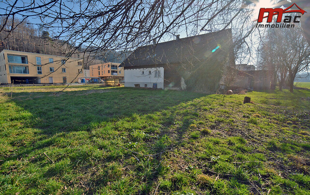 Großes, teilbares Baugrundstück in sonniger Lage