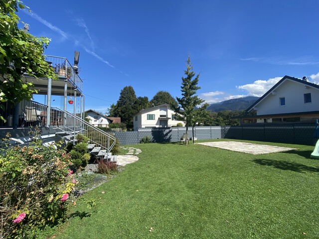 Wohnhaus  |  großzügiger Garten  | Garage |  moderne Ausstattung