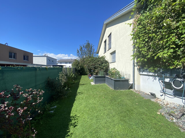 Wohnhaus  |  großzügiger Garten  | Garage |  moderne Ausstattung