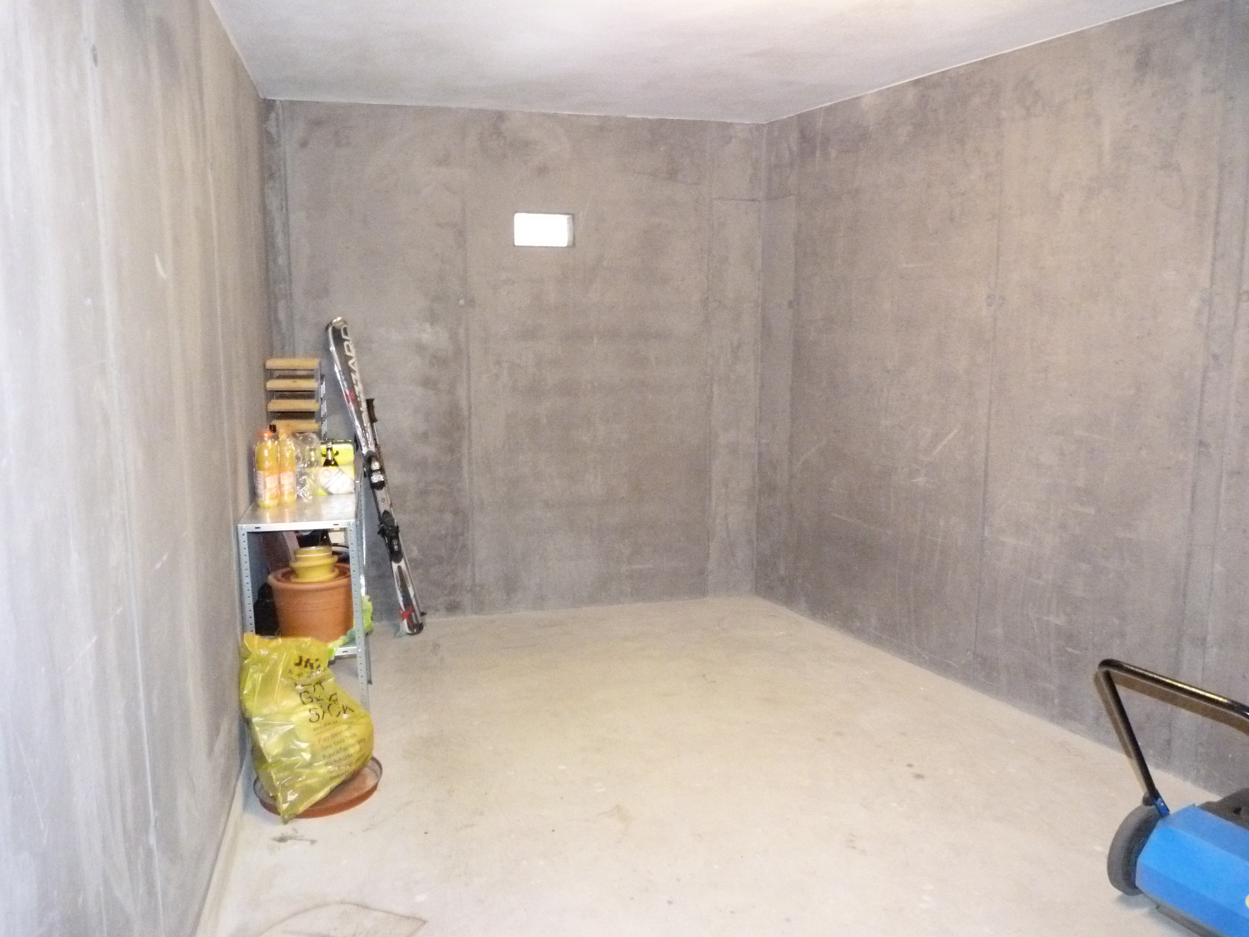 2-Zimmer-Wohnung mit 61 m² + 23 m² überdachte Terrasse, Carportplatz