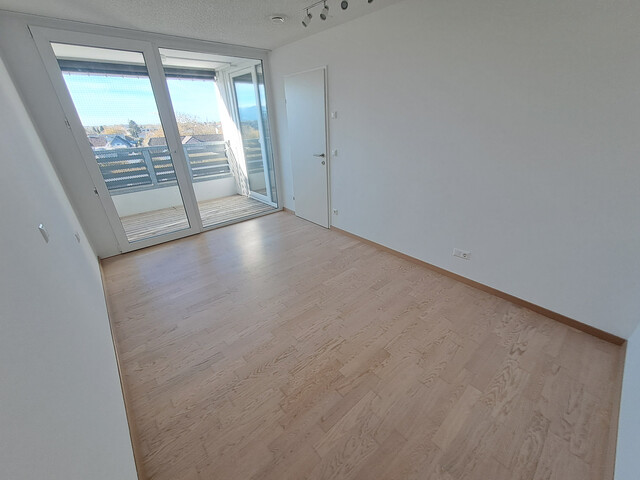 Provisionsfrei! Attraktive 2-Zimmer-Dachgeschosswohnung mit toller Aussicht und herrlichen Sonnenuntergängen