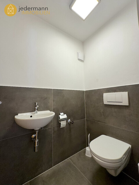 BLUDESCH: CHARMANTE, GERÄUMIGE 4-ZIMMER-WOHNUNG MIT TOLLEM WOHNFLAIR!