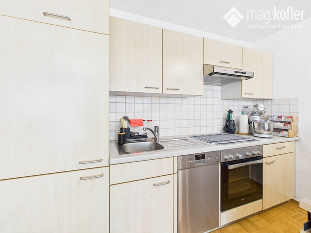 Schöne 2-Zimmer-Wohnung mit großer Veranda – ideal als Anlage