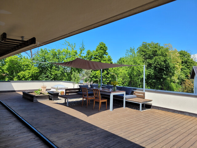 Provisionsfrei - Attraktive Dachgeschosswohnung mit großzügiger Terrasse und Top-Anbindung