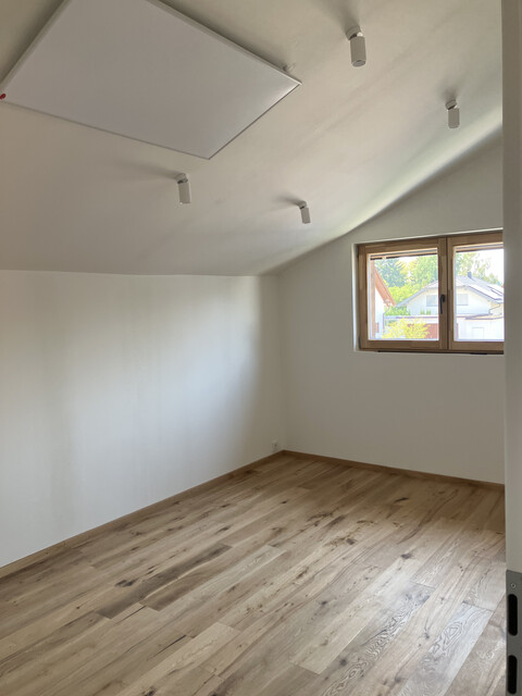Neues Einfamilienhaus, 3 Schlafzimmer, Garten, Hard