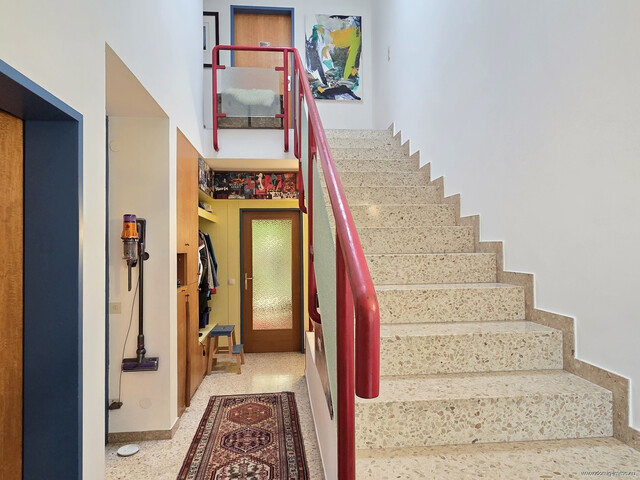Tolles Reiheneckhaus mit ca. 101m² Wfl., voll unterkellert, Garten und Tiefgaragenplatz in Bregenz!