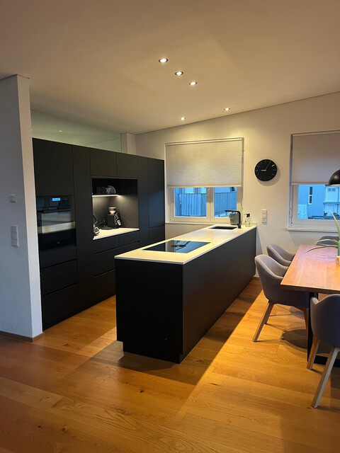 Privatverkauf - Exklusives 4-Zimmer-Penthouse mit großer Sonnenterrasse in ruhiger Bestlage