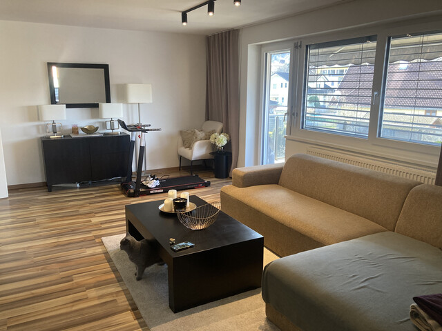 Ideales Generationenhaus mit 3 großen, modernen Wohnungen!