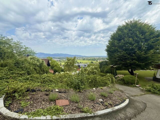 Hohenems: Großzügiges Wohnhaus auf 1.309 m² Grundstück – Panoramablick über das Rheintal