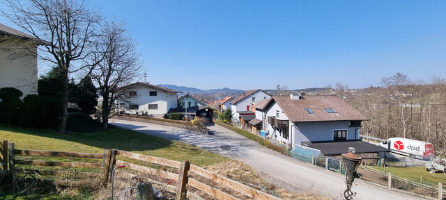 Attersee-Blick & Bauträger-Potenzial: Sanierungsjuwel oder Neubauprojekt