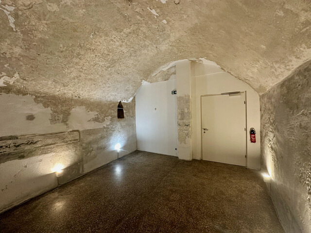 Geschäftsfläche mit Gewölbe in bester Lage an der Neustadt