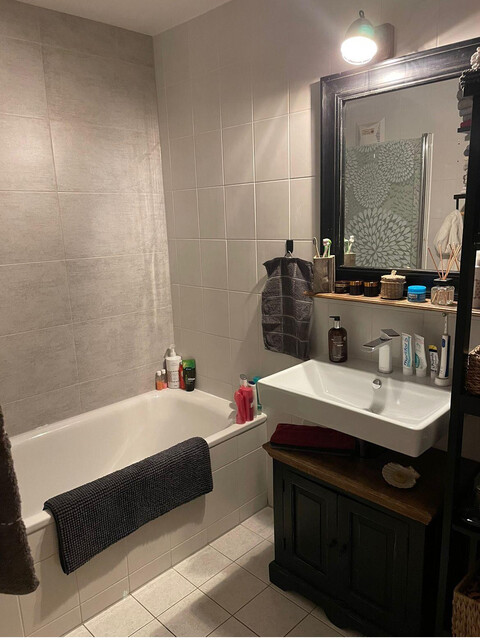 Helle 3-Zimmer-Wohnung im Zentrum von Hörbranz📍 Lage: Zentral gelegen – alle öffentlichen Einrichtungen (Gemeindeamt, Schule, Bank, Post, Bushaltestelle) sind innerhalb von 2 Minuten zu Fuß erreichbar.