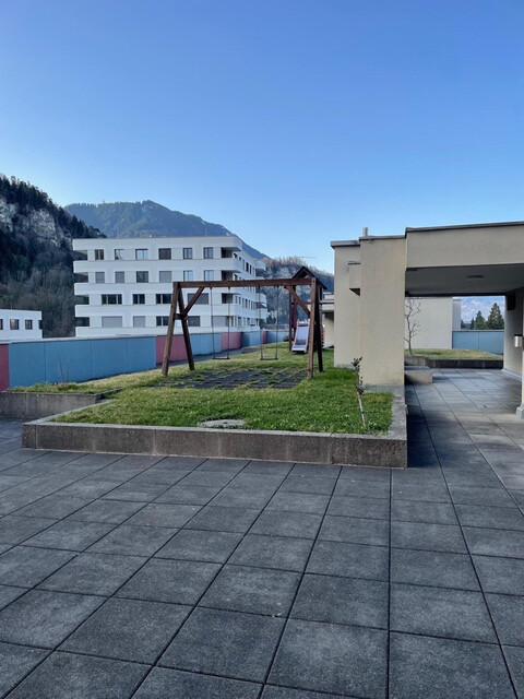 Lichtdurchflutete 2-Zimmer-Wohnung mit Balkon & Dachterrasse in zentraler Lage