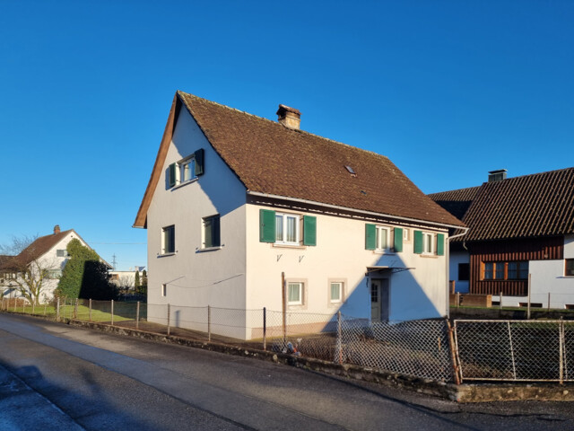 Sonniges Baugrundstück mit Altbestand in ruhiger Lage von Schwarzach