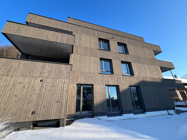 Sehr helles Appartement mit Aussicht zum Karren und mit großer Terrasse im 2.OG - Bezug im Sommer!