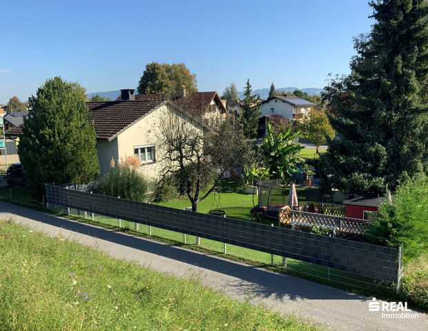 Haus mit großem Grundstück in ruhiger Lage