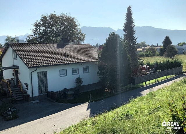 Haus mit großem Grundstück in ruhiger Lage