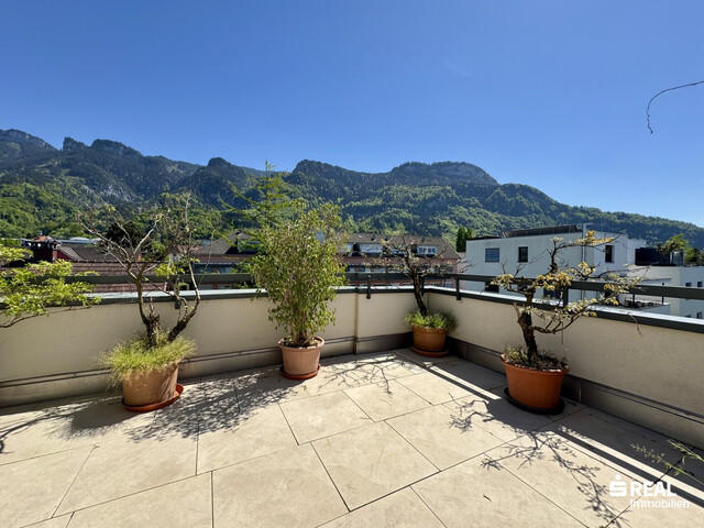 Tolle 4-Zimmer-Penthousewohnung mit großer Terrasse & Garagenbox