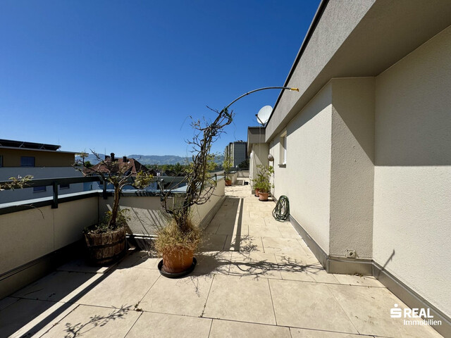 Tolle 4-Zimmer-Penthousewohnung mit großer Terrasse & Garagenbox