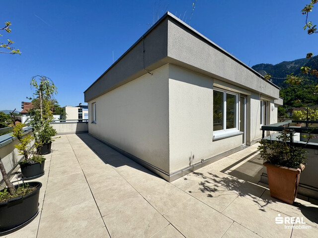Tolle 4-Zimmer-Penthousewohnung mit großer Terrasse & Garagenbox