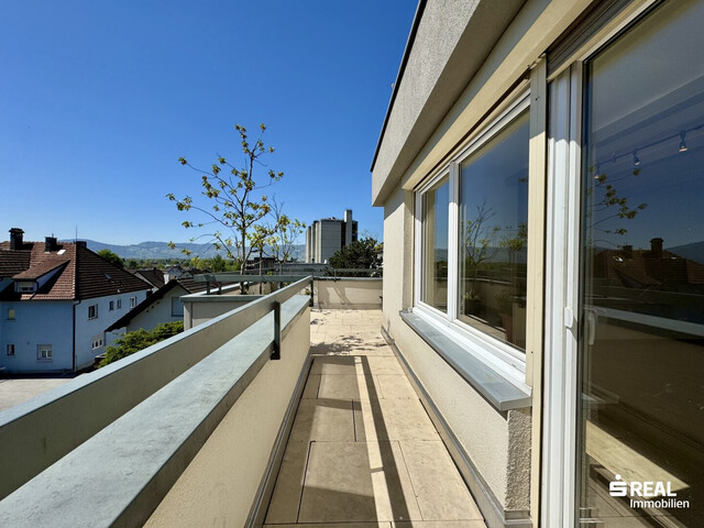 Tolle 4-Zimmer-Penthousewohnung mit großer Terrasse & Garagenbox