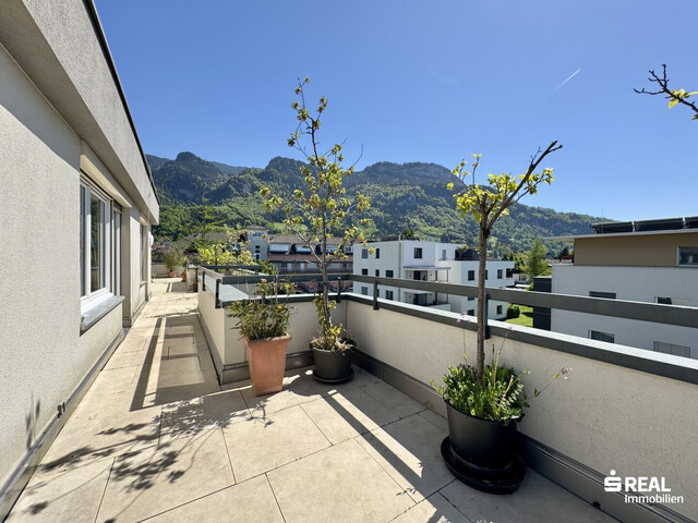 Tolle 4-Zimmer-Penthousewohnung mit großer Terrasse & Garagenbox