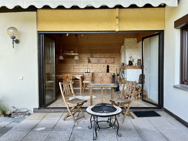 Einfamilienhaus mit herrlichem Bergblick, Kaminzimmer & großem Garten