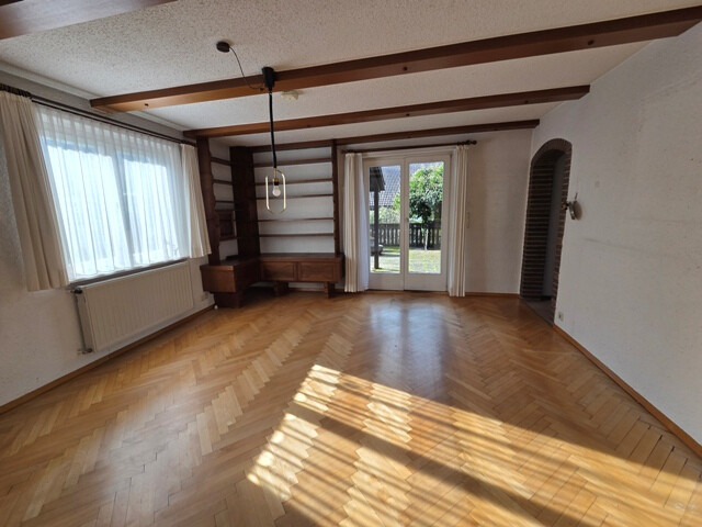 Älteres charmantes Einfamilienhaus in sonniger und ruhiger Lage von Altach mit schönem großen Garten!