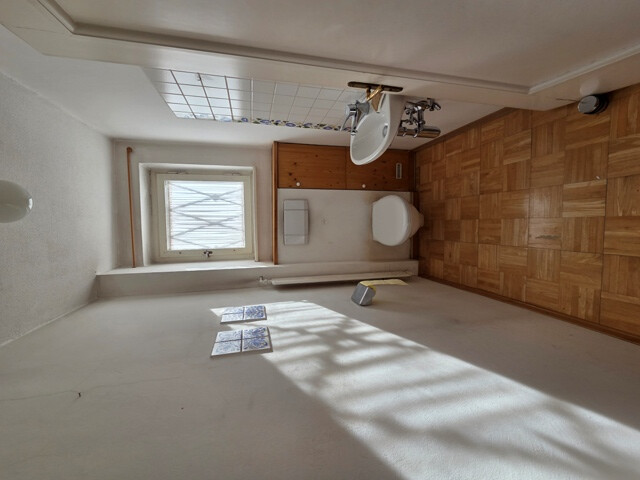 Älteres charmantes Einfamilienhaus in sonniger und ruhiger Lage von Altach mit schönem großen Garten!