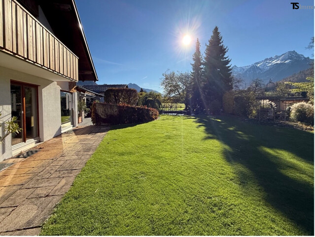 Nüziders: Einfamilienhaus mit Garten - Premium-Immobilie – Wohnjuwel mit Wintergarten, Wellnessbereich & Traumgarten