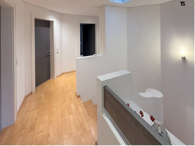 Nüziders: Einfamilienhaus mit Garten - Premium-Immobilie – Wohnjuwel mit Wintergarten, Wellnessbereich & Traumgarten