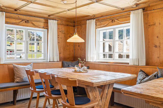 Seminar- und Gästehaus mit stilvollem Weinkeller