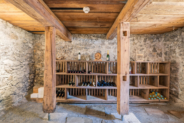 Seminar- und Gästehaus mit stilvollem Weinkeller