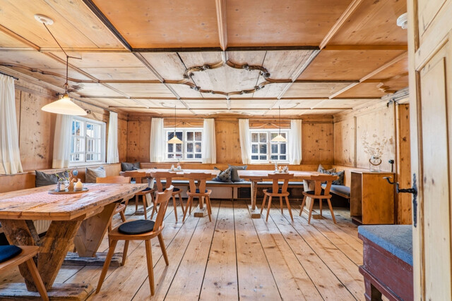 Seminar- und Gästehaus mit stilvollem Weinkeller