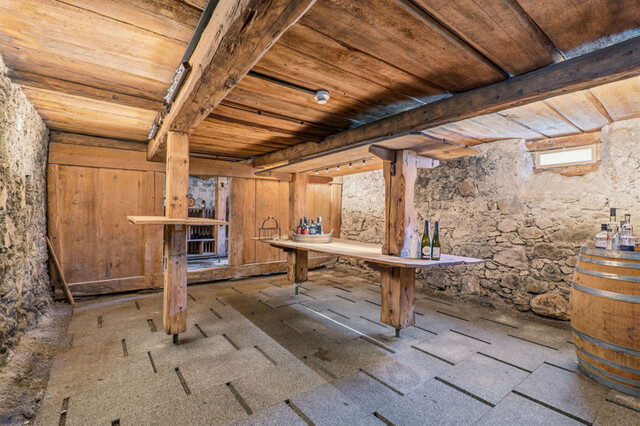 Seminar- und Gästehaus mit stilvollem Weinkeller
