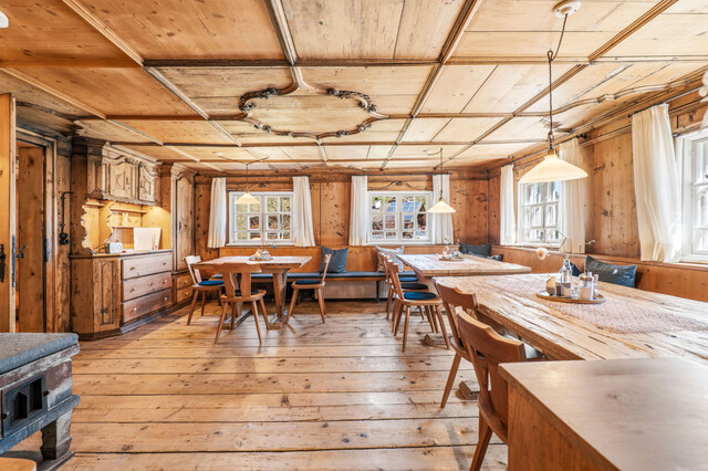 Seminar- und Gästehaus mit stilvollem Weinkeller