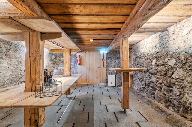 Seminar- und Gästehaus mit stilvollem Weinkeller