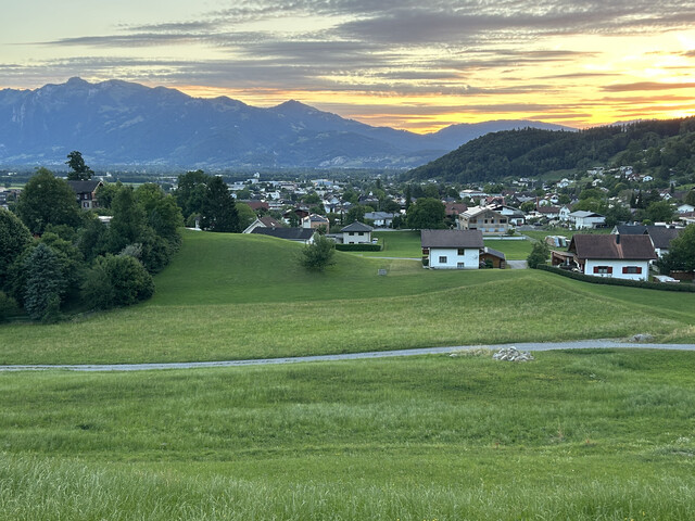 Exklusives Baugrundstück in Hanglage