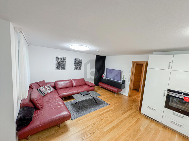 GERÄUMIGER WOHNHIT IN TOP LAGE MIT BALKON