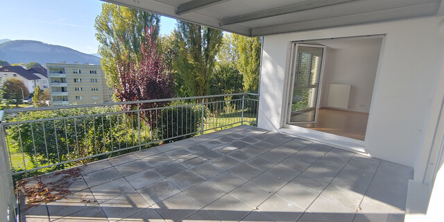 Helle Drei-Zimmerwohnung mit Ausblick über Götzis in ruhiger Lage am Wald
