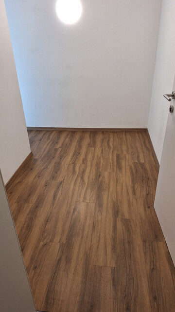 Schöne 2-Zimmer-Wohnung mit Balkon und Autoabstellplatz  in Top-Lage!