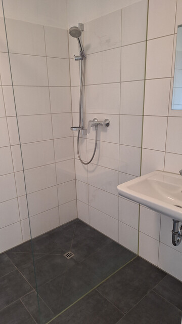 Schöne 2-Zimmer-Wohnung mit Balkon und Autoabstellplatz  in Top-Lage!