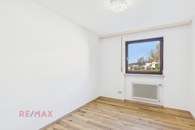 Panoramablick inklusive – Zweifamilienhaus mit Potenzial für Ihre Ideen