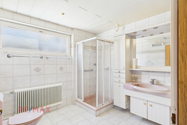 Panoramablick inklusive – Zweifamilienhaus mit Potenzial für Ihre Ideen