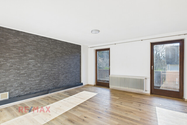 Panoramablick inklusive – Zweifamilienhaus mit Potenzial für Ihre Ideen