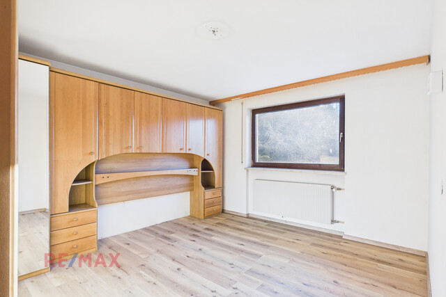 Panoramablick inklusive – Zweifamilienhaus mit Potenzial für Ihre Ideen