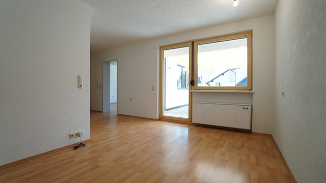 Sonnige Terrassenwohnung mit 19,25 m² Terrasse in Gebrauchtgebäude zur Miete