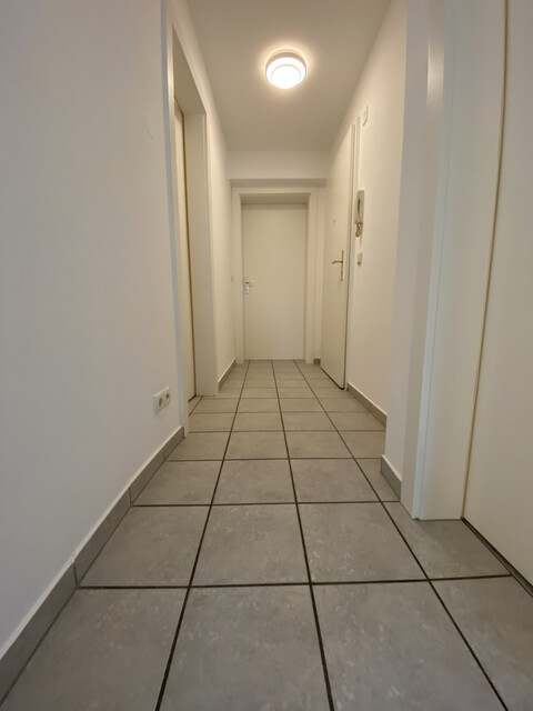 ohne Provision-  geräumige 4 Zimmer Wohnung über 2 Etagen in zentraler Lage