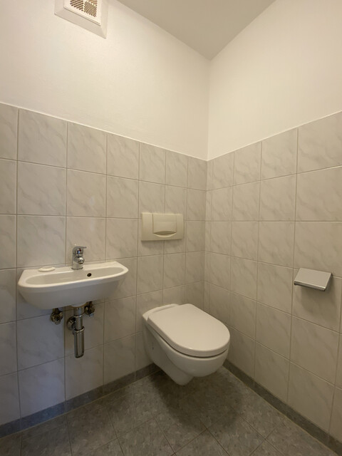 ohne Provision-  geräumige 4 Zimmer Wohnung über 2 Etagen in zentraler Lage