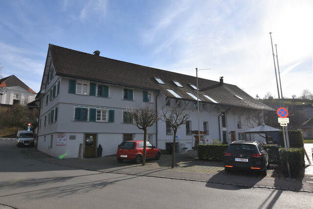 NEU sanierte und helle 2-Zimmer-Wohnung, mitten im Dorfzentrum